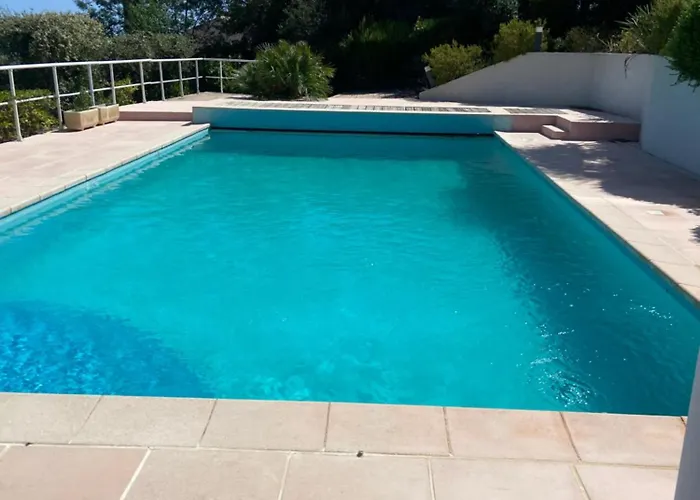 Semaphore Piscine Gratuite Juillet Et Aout Parking Prive *