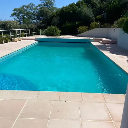 Semaphore Piscine Gratuite Juillet Et Aout Parking Prive *