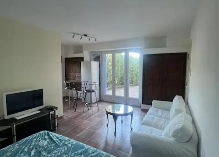 Semaphore Piscine Gratuite Juillet Et Aout Parking Prive Appartement *